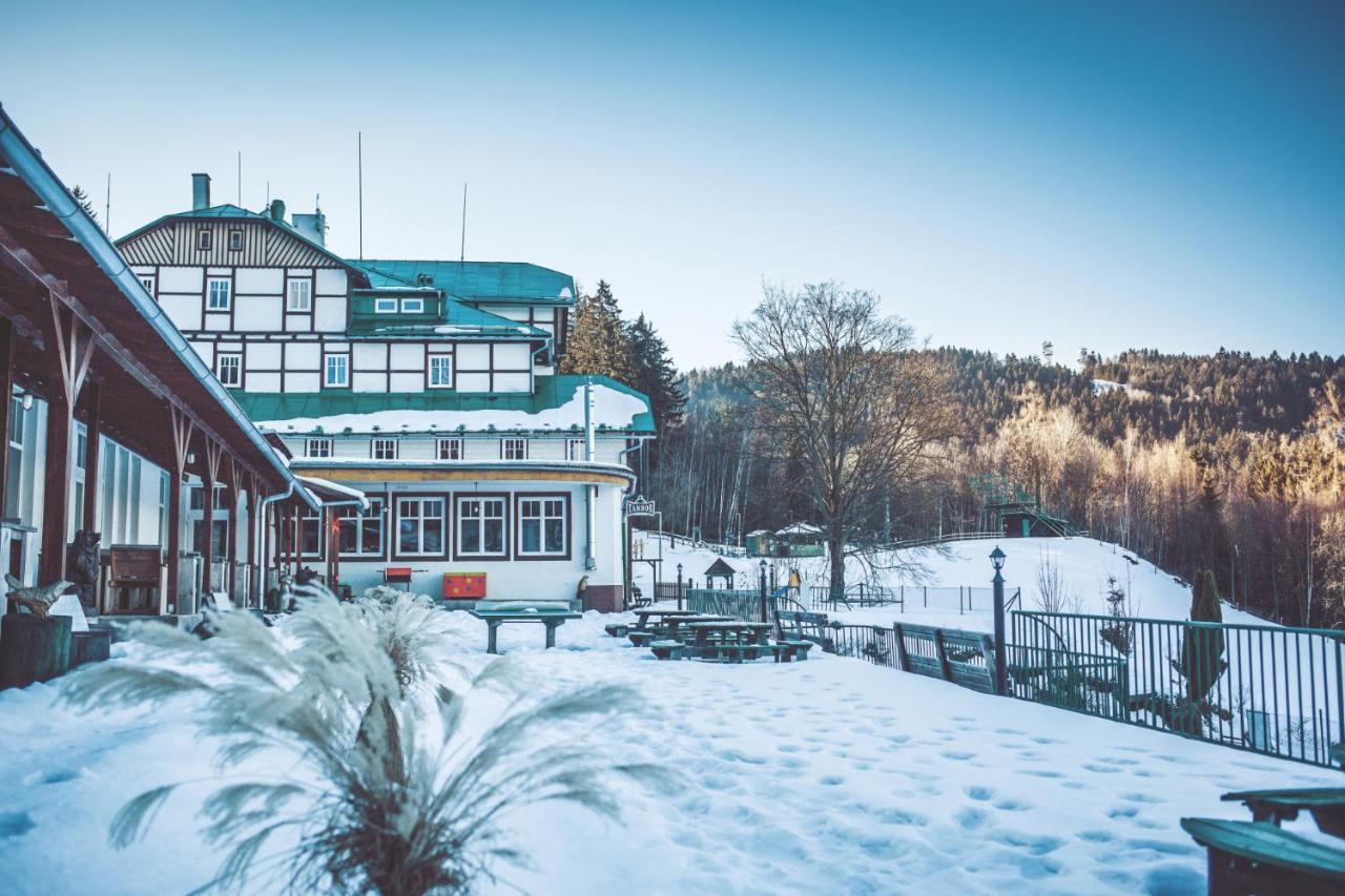 Retro Hotel Pod Zvicinou Bílá Třemešná Εξωτερικό φωτογραφία